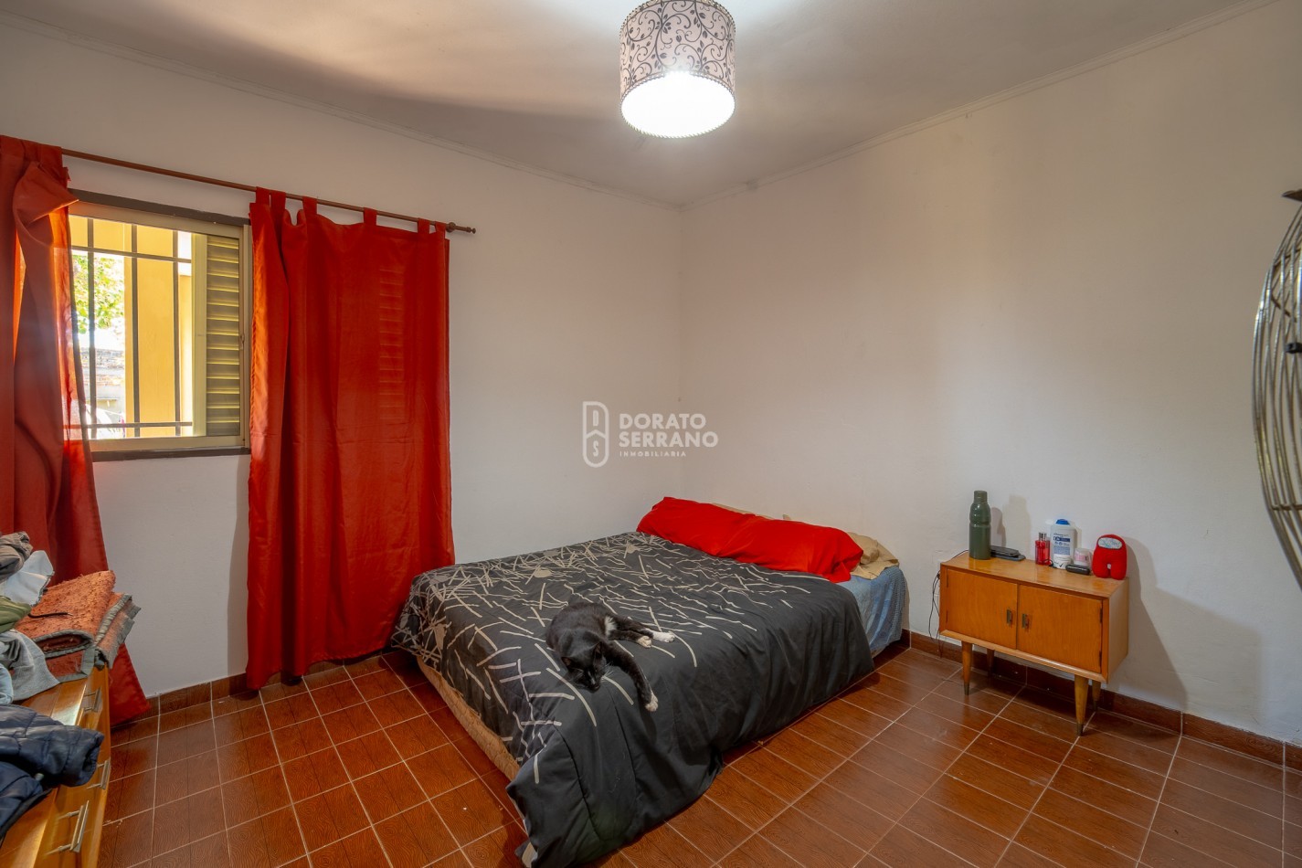 BONITA & LISTA PARA HABITAR! EN ESQUINA!