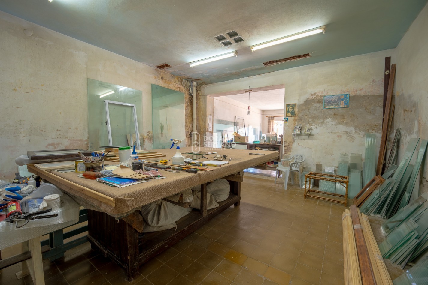 CASA CON LOCAL - PROYECTAR SIN LIMITES! AREA CENTRAL! 