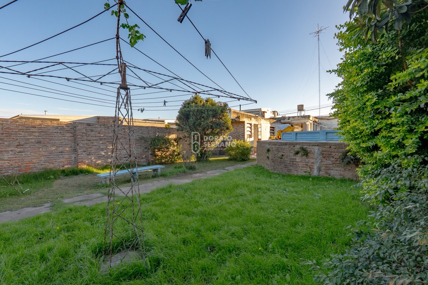 CASA + 500 m2 DE LOTE - BARRIO PROGRESO!