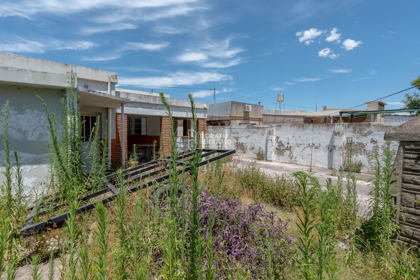 PRACTICA Y BIEN UBICADA.