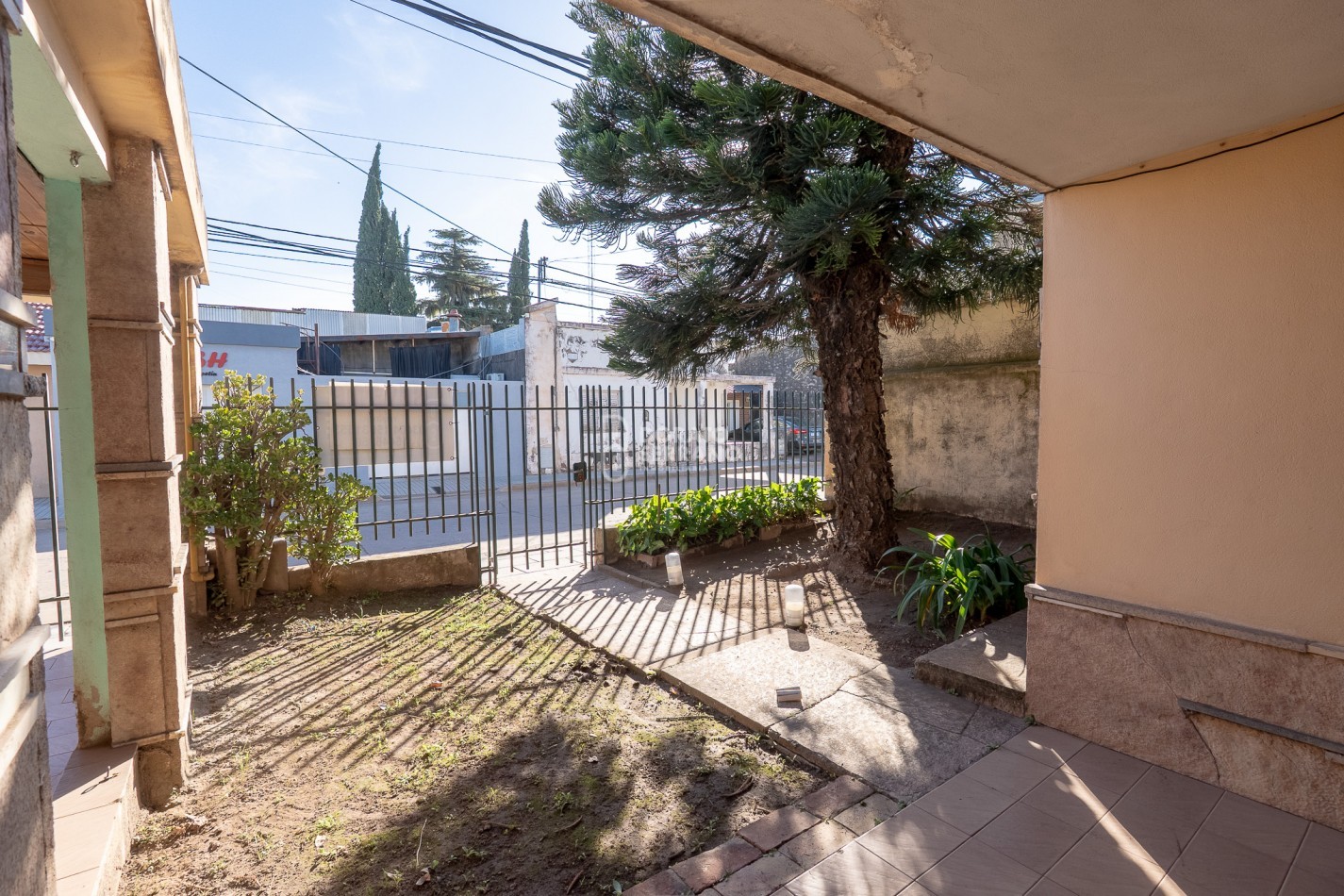 1 CASA DE 2 PLANTAS O 2 DEPTOS. INDEPENDIENTES / A ELECCION! 