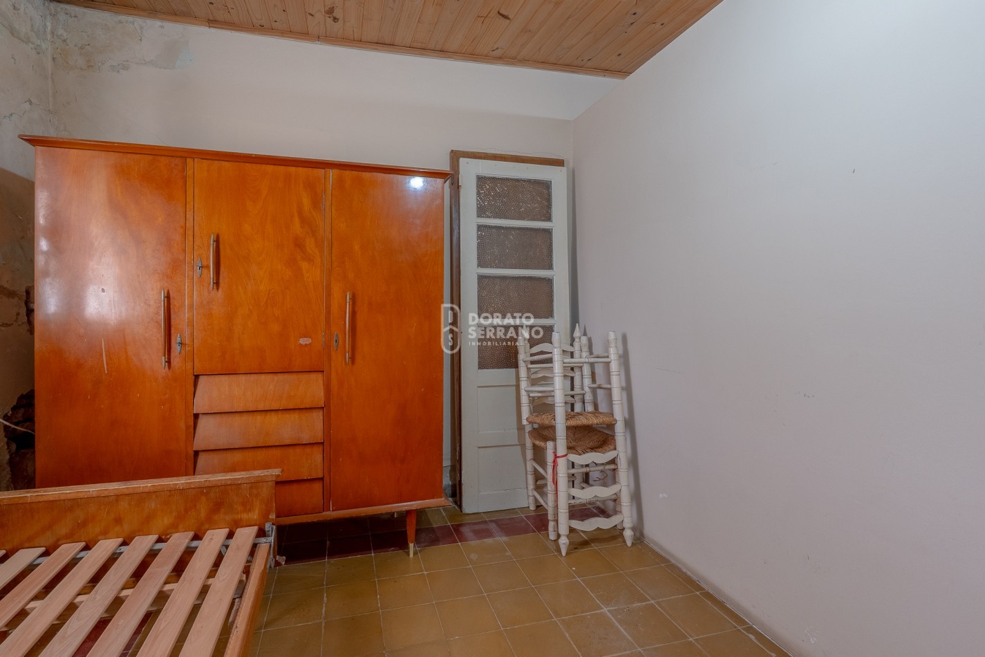 CASA + 750 M2 DE LOTE! Todos los servicios!