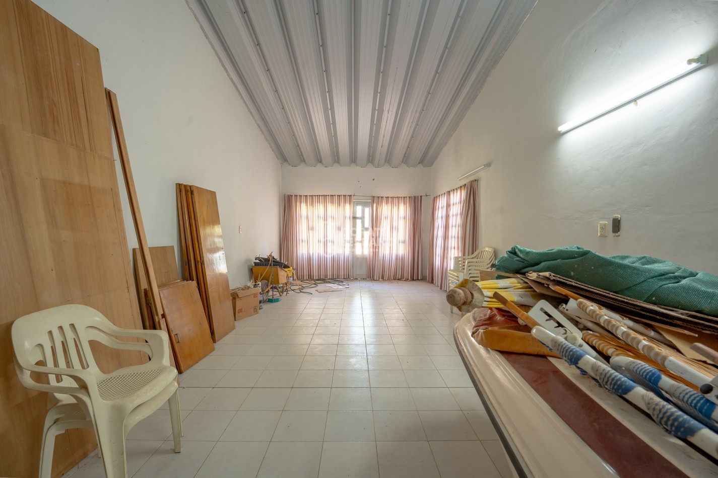 CASA EN EL RIO! GRANDIOSA! BARRIO BASUALDO!