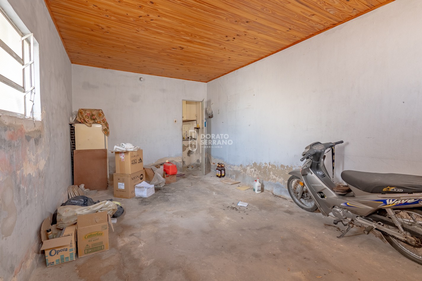 CASA + 750 M2 DE LOTE! Todos los servicios!