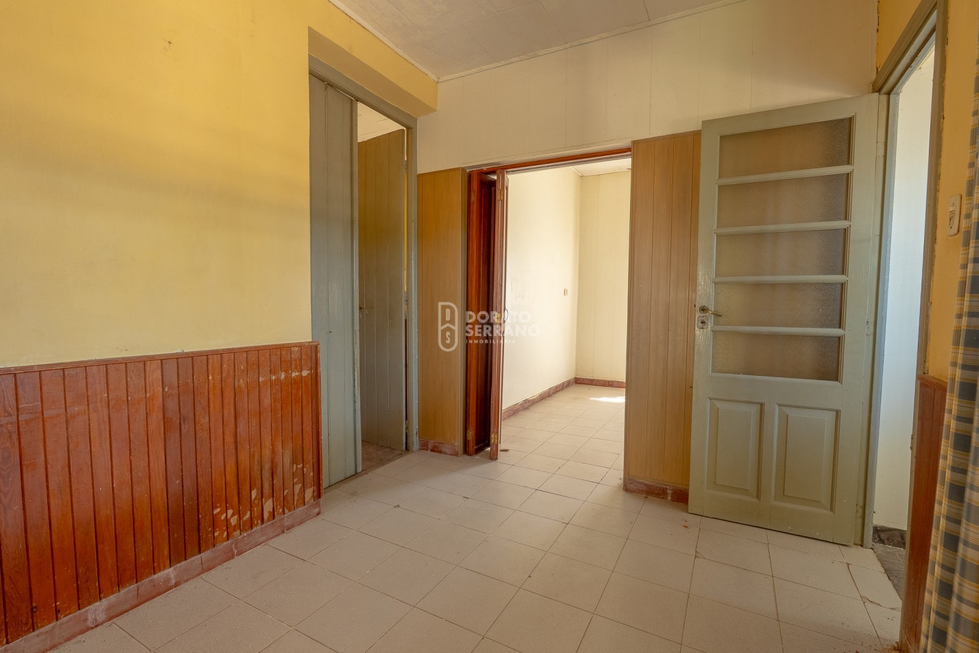 GRAN SUPERFICIE - TODOS LOS SERVICIOS - CASA A RECICLAR!