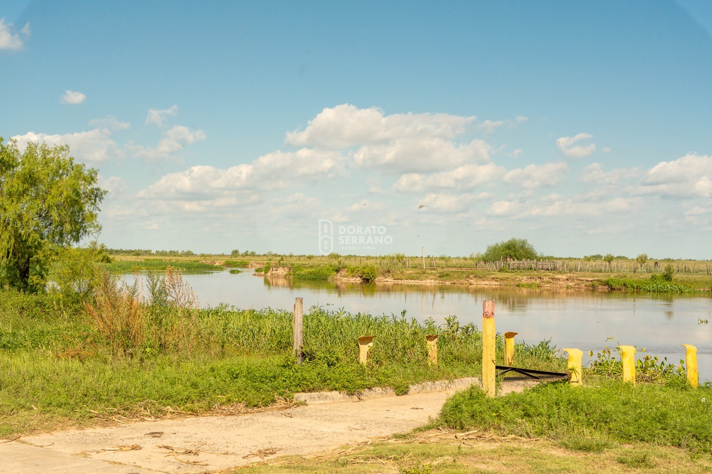 CASA EN EL RIO! GRANDIOSA! BARRIO BASUALDO!