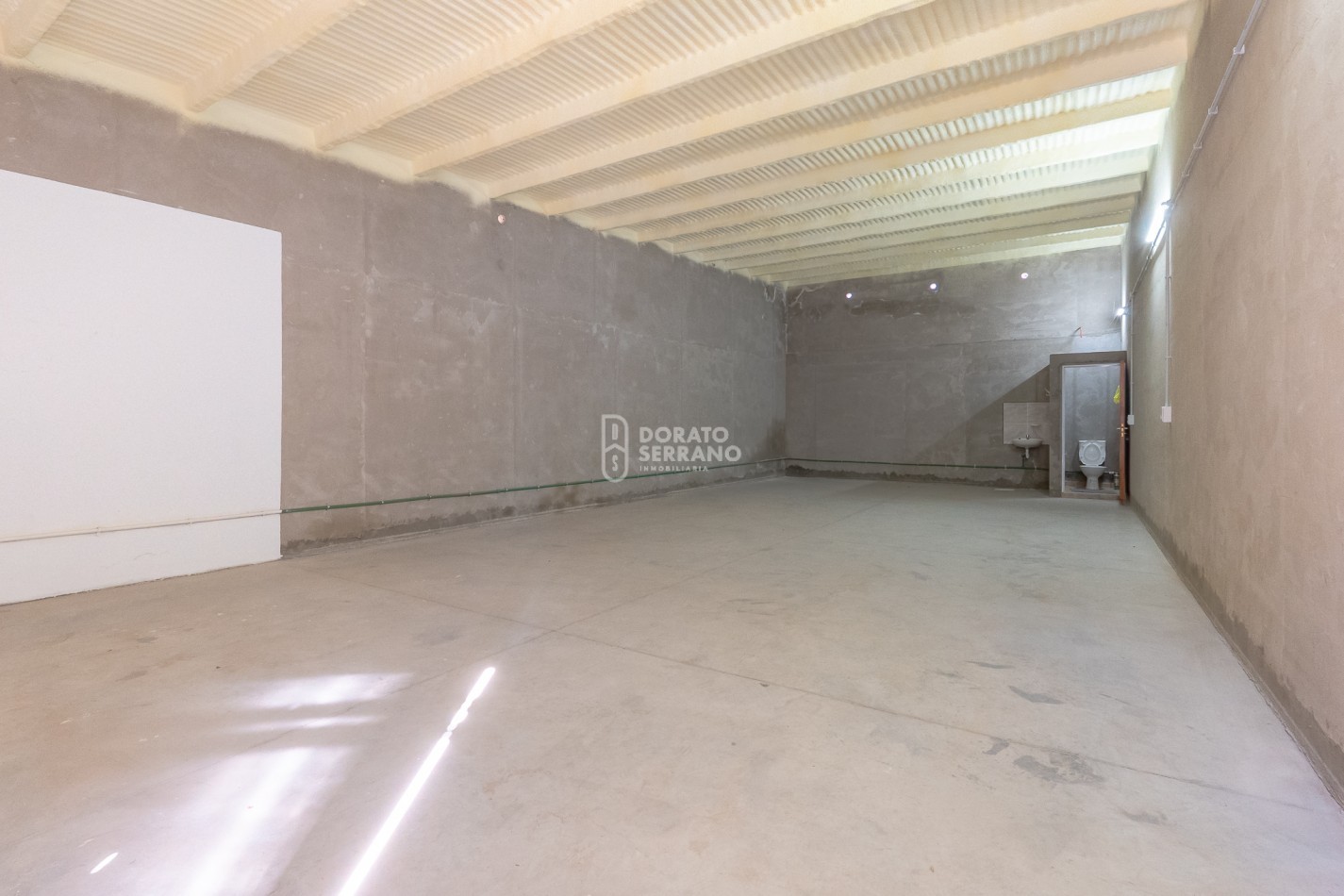 CASA A RECICLAR + GALPON NUEVO!