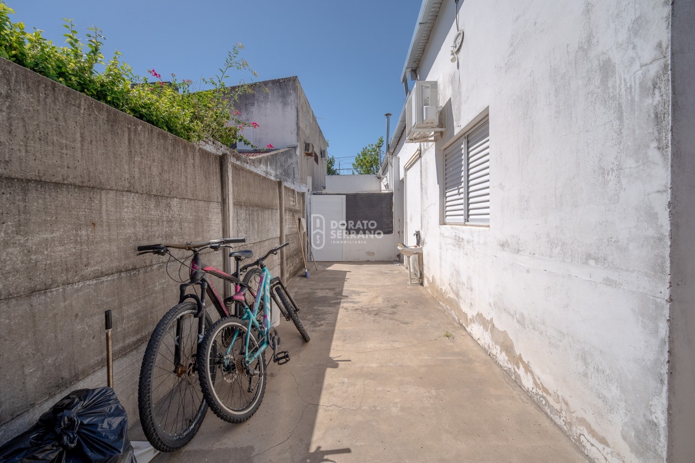 COMPLEJO DE 3 DEPTOS. CENTRICOS + PLUS: LOTE REMANENTE!  