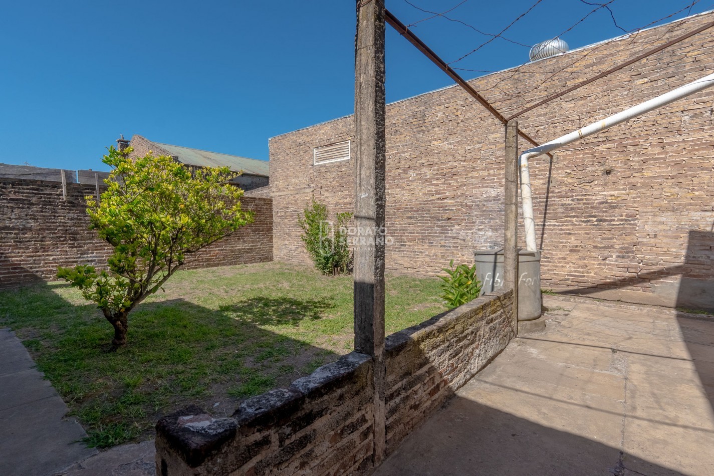 LOTE + CASA A DEMOLER O RECICLAR