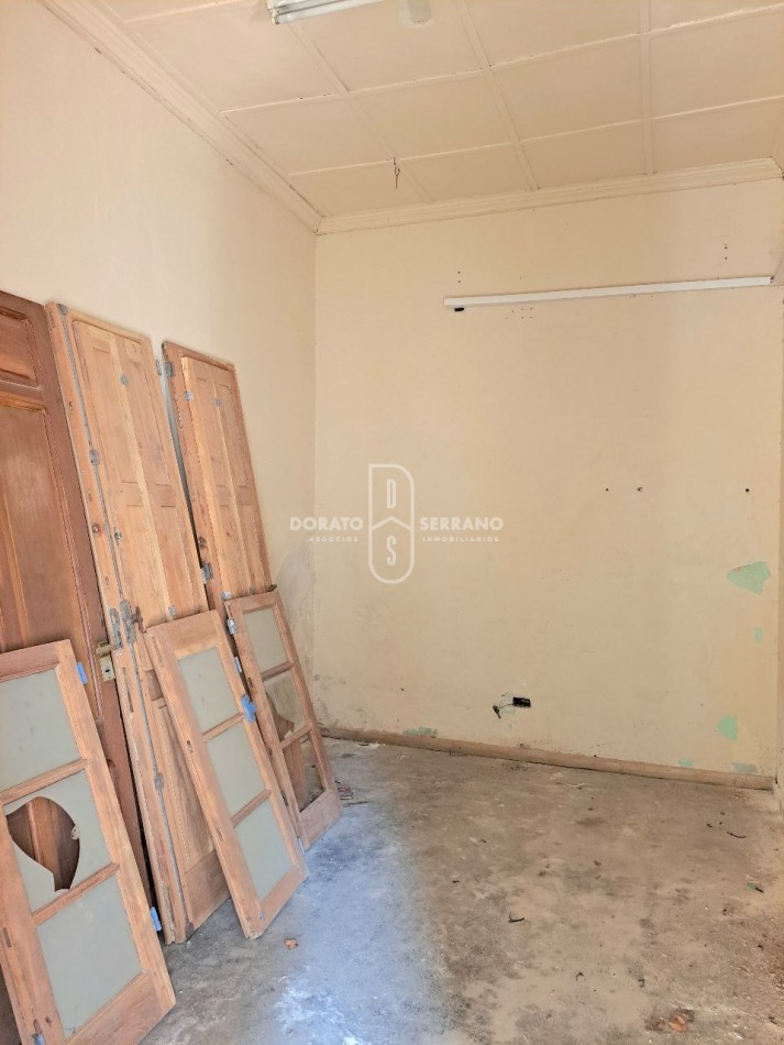 LOCAL FRENTISTA + LOTE Y CONSTRUCCION INTERNOS / AREA CENTRAL.  