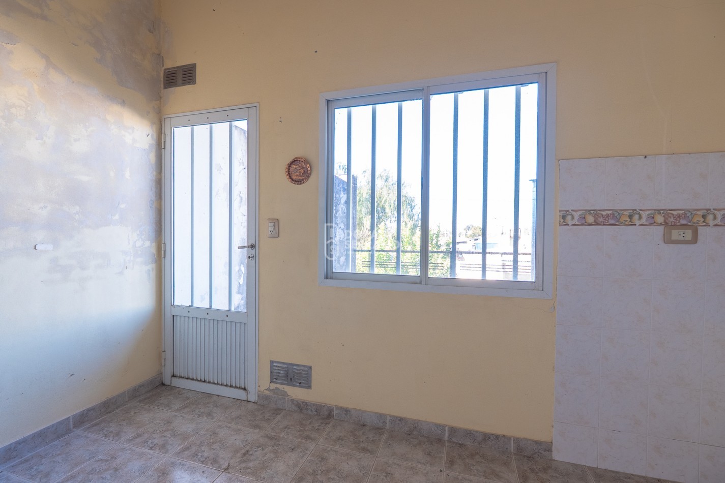 1 CASA DE 2 PLANTAS O 2 DEPTOS. INDEPENDIENTES / A ELECCION! 