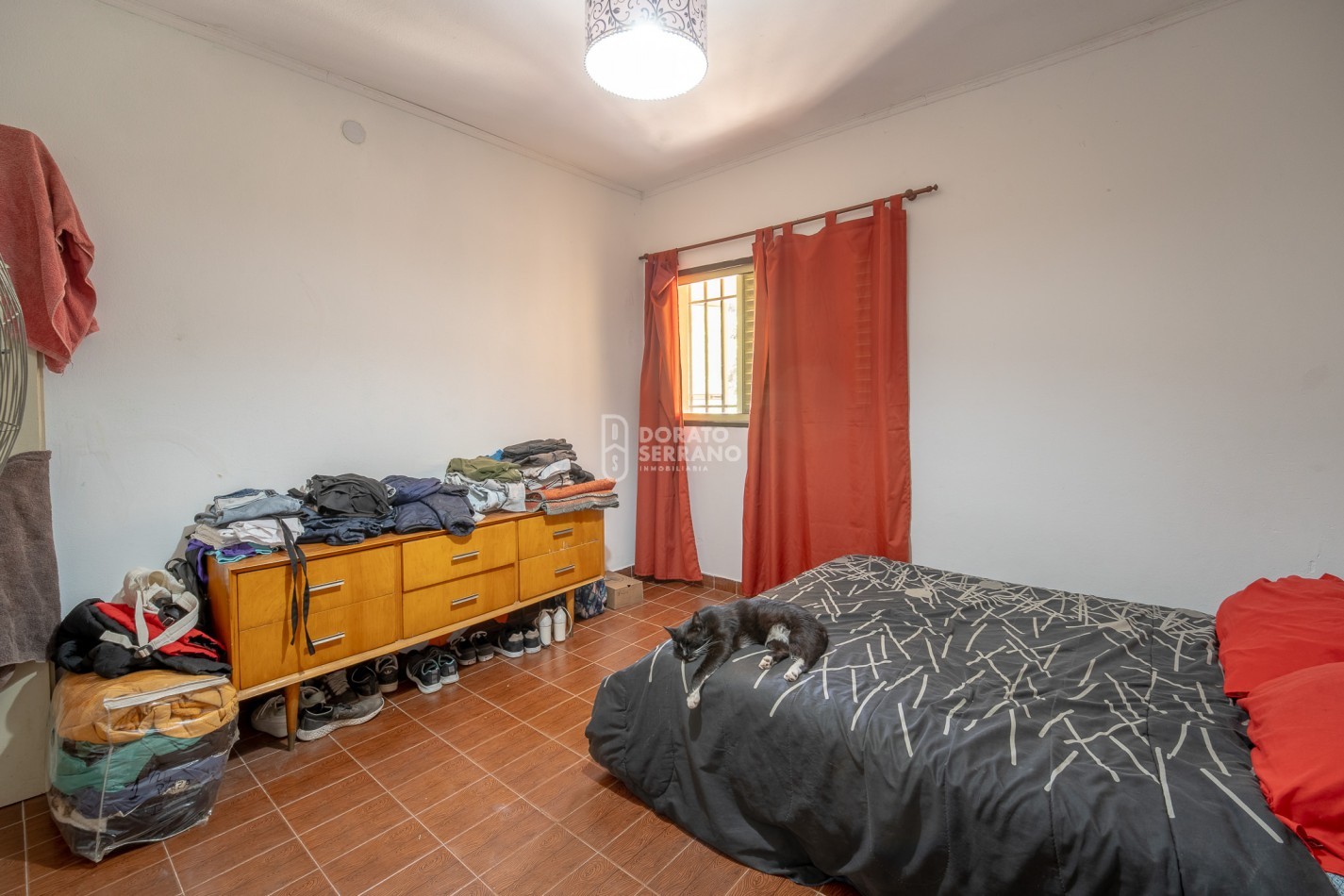 BONITA & LISTA PARA HABITAR! EN ESQUINA!