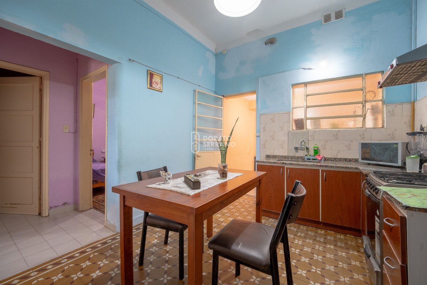 LISTA PARA HABITAR! TODOS LOS SERVICIOS! SOBRE AVDA!