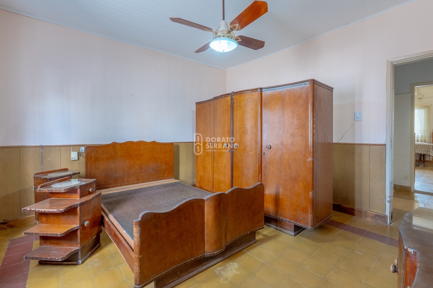 CASA + 750 M2 DE LOTE! Todos los servicios!