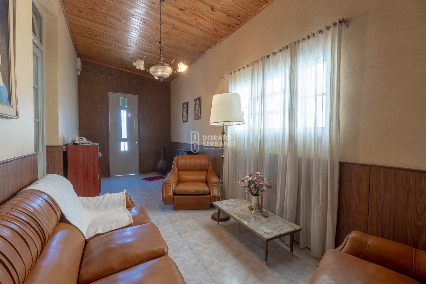 CASA + LOCAL SOBRE AVENIDA! 14 MTS. DE FRENTE!