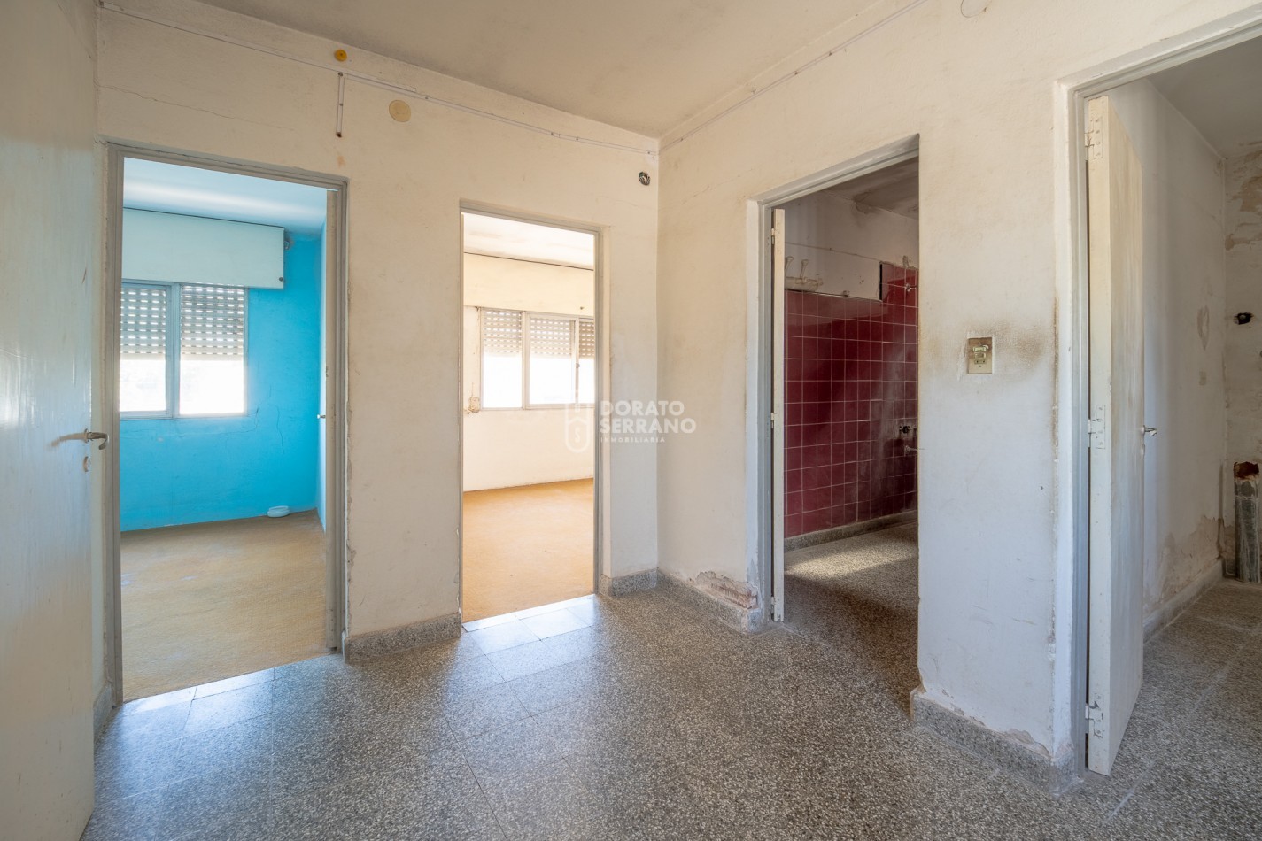 CASA CON LOCAL - PROYECTAR SIN LIMITES! AREA CENTRAL! 