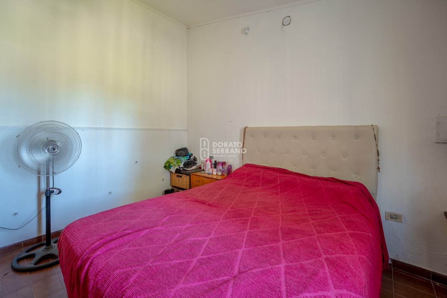 BONITA & LISTA PARA HABITAR! EN ESQUINA!