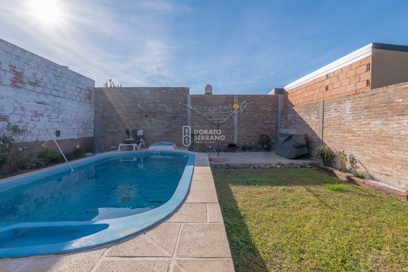 BONITA Y PRACTICA! FLORIDA / RESIDENCIAL!