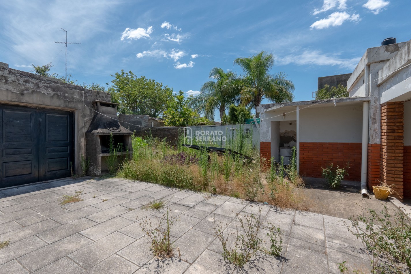 PRACTICA Y BIEN UBICADA.