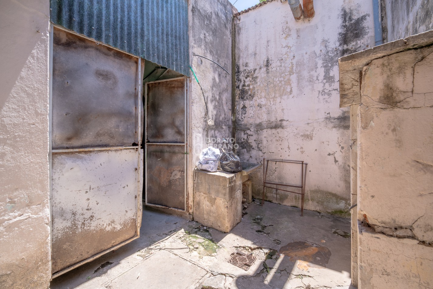 42 MTS. DE FRENTE EN ESQUINA! MAXIMAS POSIBILIDADES SOBRE 25 DE MAYO!