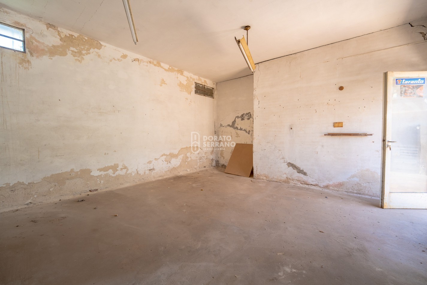 CASA CON LOCAL - PROYECTAR SIN LIMITES! AREA CENTRAL! 