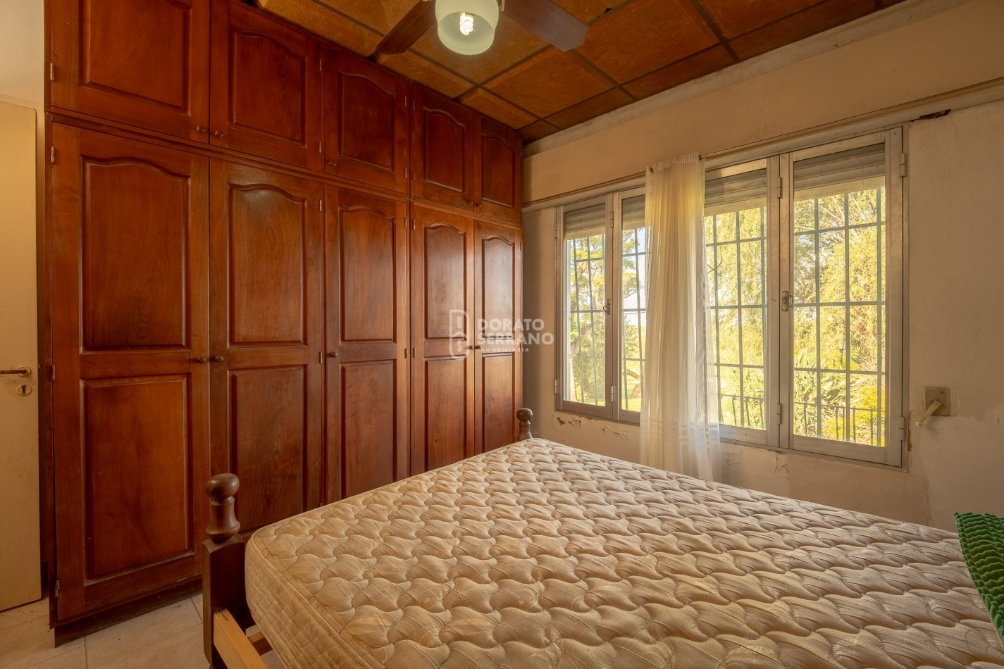 CASA EN EL RIO! GRANDIOSA! BARRIO BASUALDO!