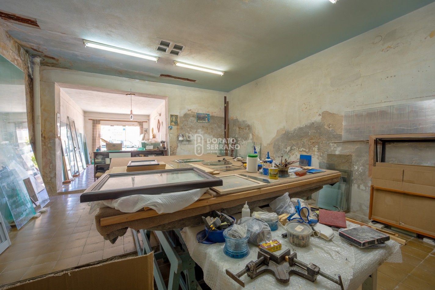 CASA CON LOCAL - PROYECTAR SIN LIMITES! AREA CENTRAL! 