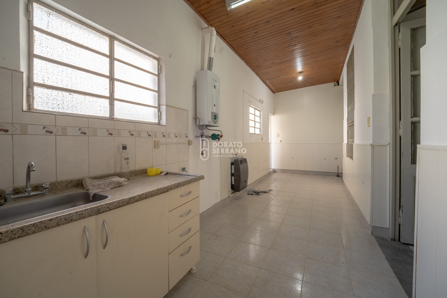 COMPLEJO DE 3 DEPTOS. CENTRICOS + PLUS: LOTE REMANENTE!  