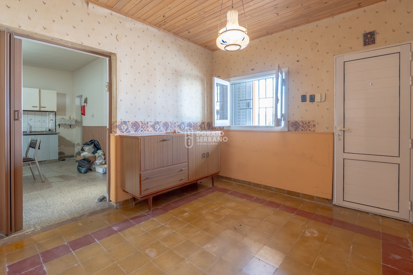 CASA + 750 M2 DE LOTE! Todos los servicios!