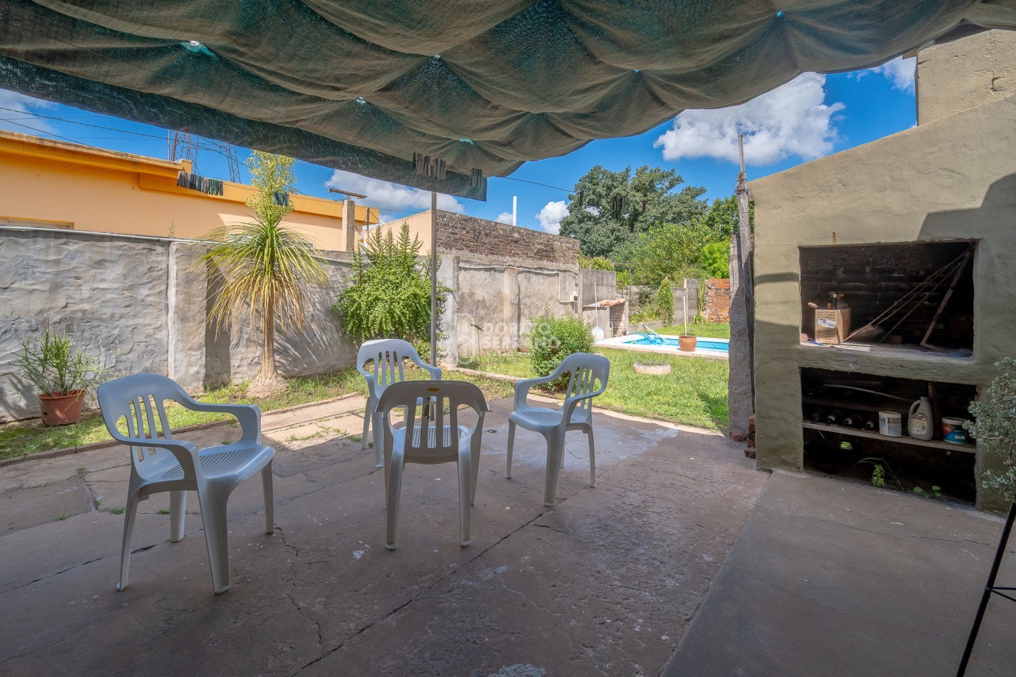 LISTA PARA HABITAR! TODOS LOS SERVICIOS! SOBRE AVDA!