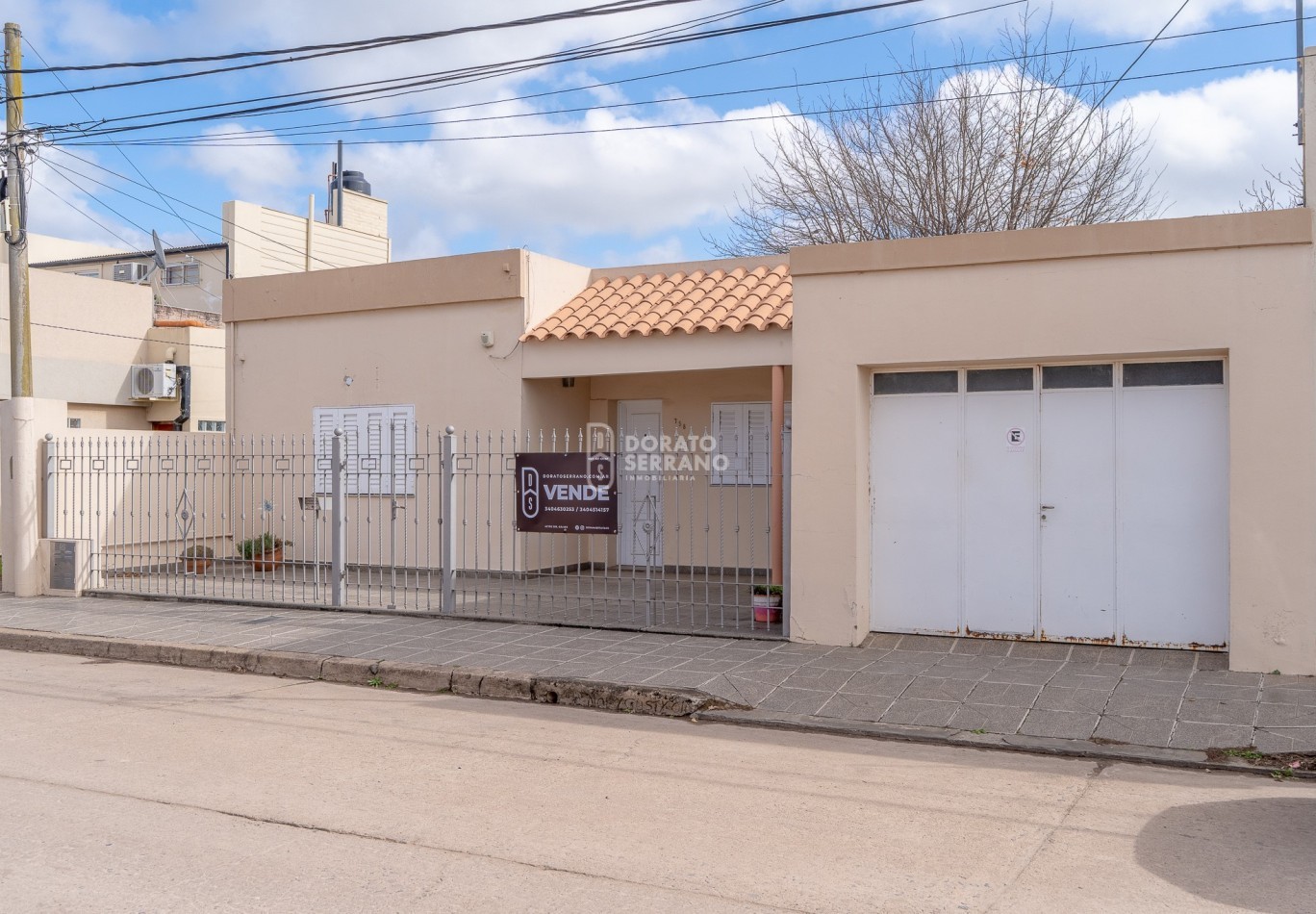 CASA + 750 M2 DE LOTE! Todos los servicios!