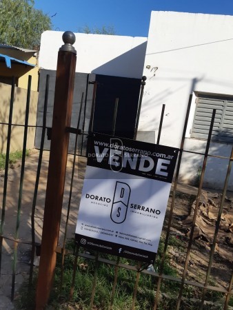 VIVIENDA ECONOMICA A RESTAURAR FRENTE A "LA RURAL" - OPORTUNIDAD!