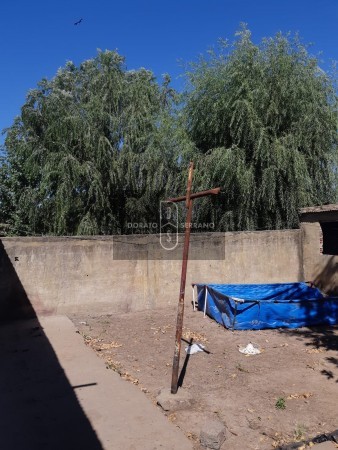 VIVIENDA ECONOMICA A RESTAURAR FRENTE A "LA RURAL" - OPORTUNIDAD!