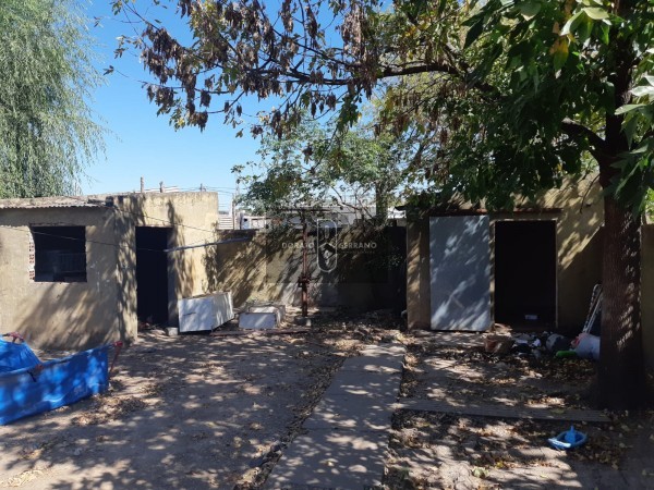 VIVIENDA ECONOMICA A RESTAURAR FRENTE A "LA RURAL" - OPORTUNIDAD!