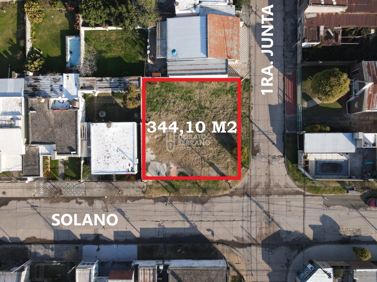 LOTE EN ESQUINA. Todos los servicios!