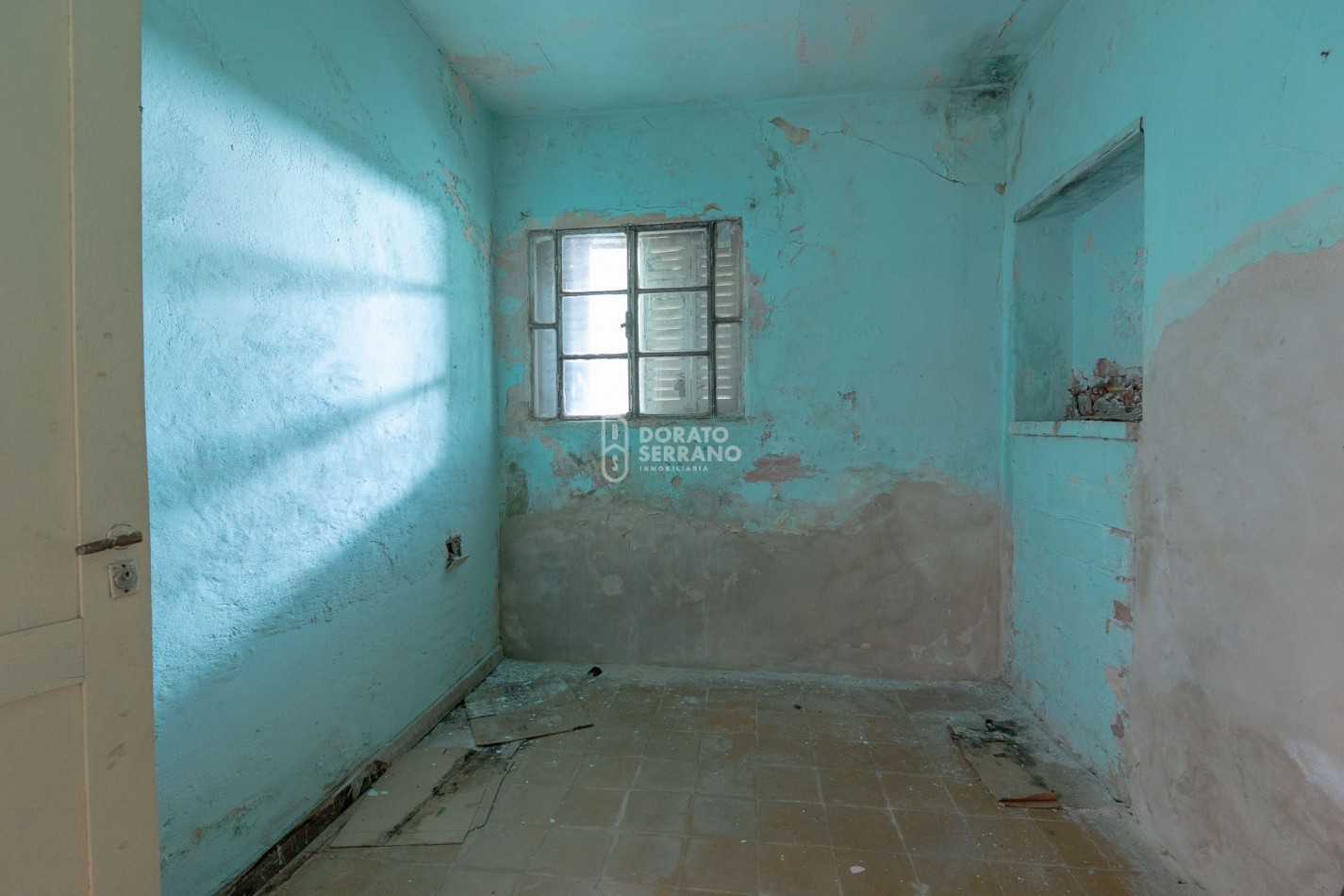 GRAN SUPERFICIE - TODOS LOS SERVICIOS.