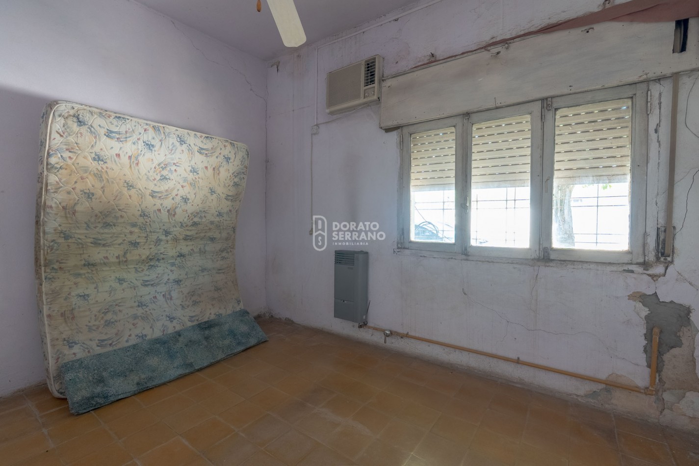 GRAN SUPERFICIE - TODOS LOS SERVICIOS.