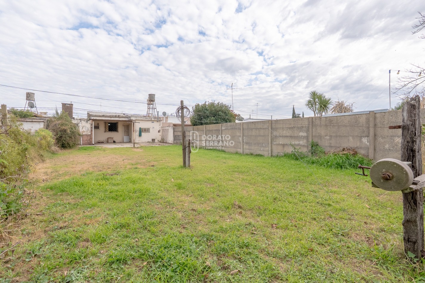 BUEN LOTE  &TODOS LOS SERVICIOS!