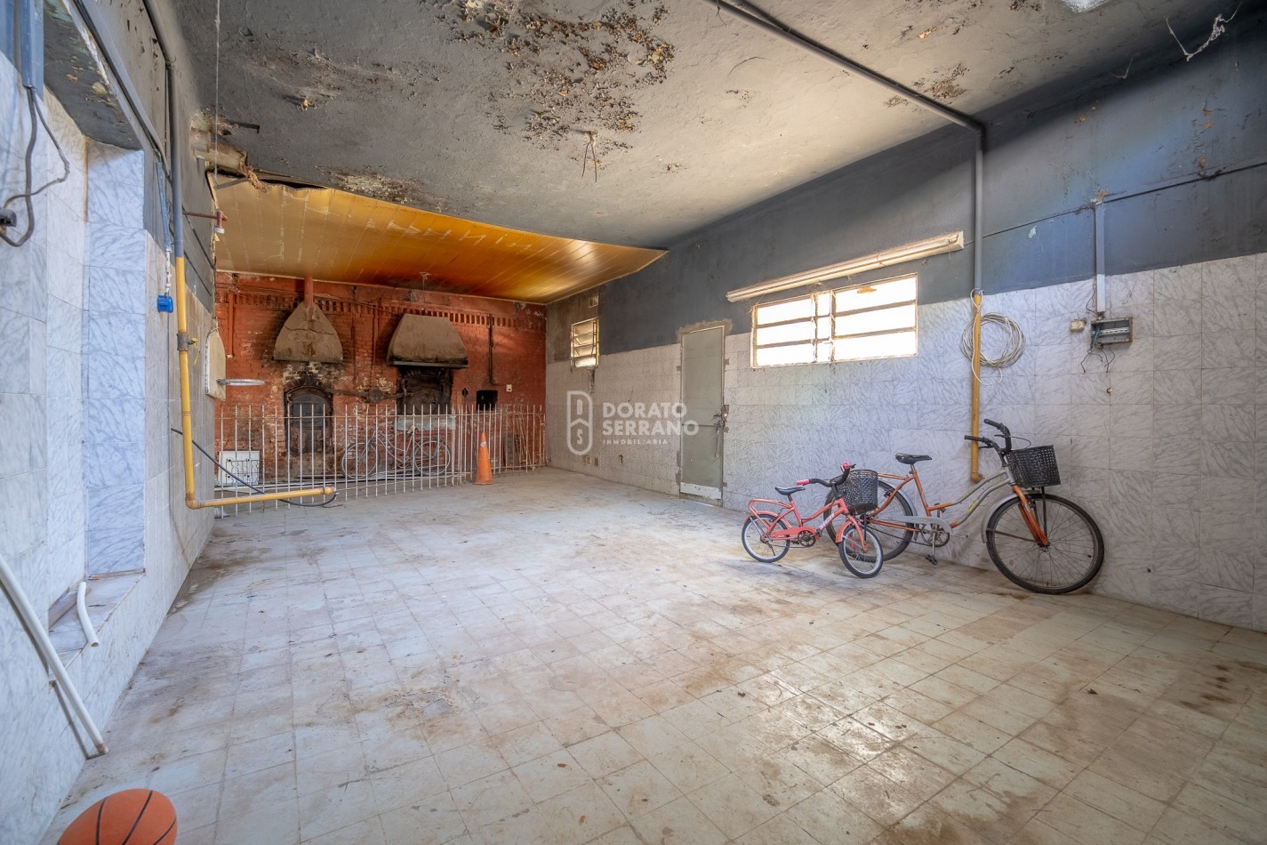 42 MTS. DE FRENTE EN ESQUINA! MAXIMAS POSIBILIDADES SOBRE 25 DE MAYO!