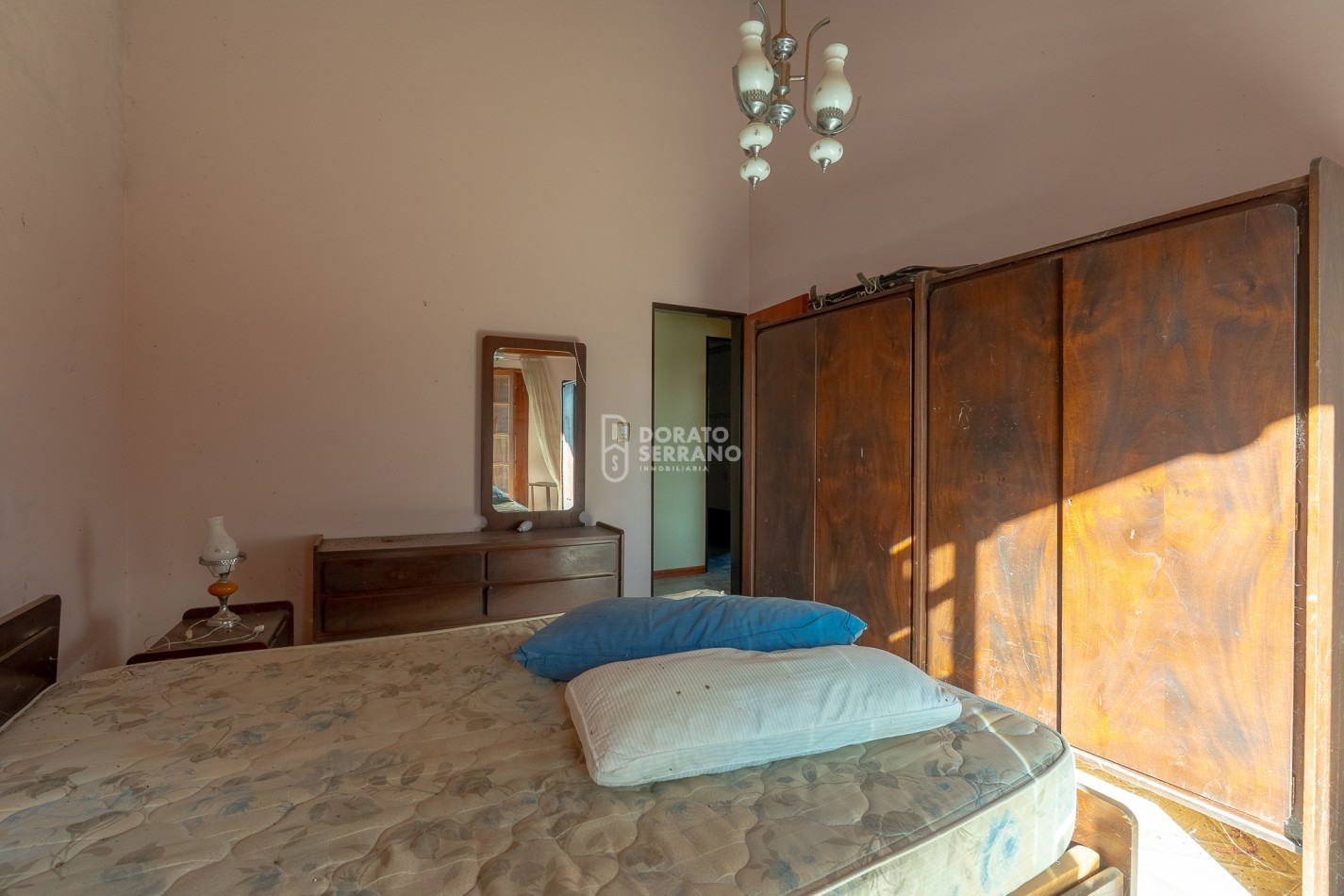 1 CASA DE 2 PLANTAS O 2 DEPTOS. INDEPENDIENTES / A ELECCION! 