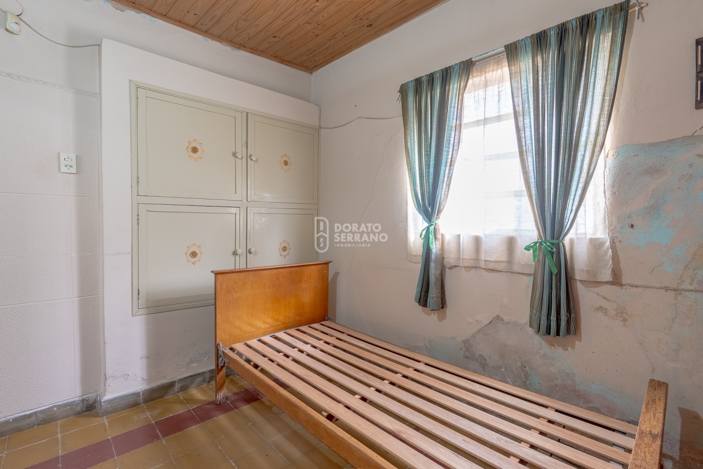 CASA + 750 M2 DE LOTE! Todos los servicios!