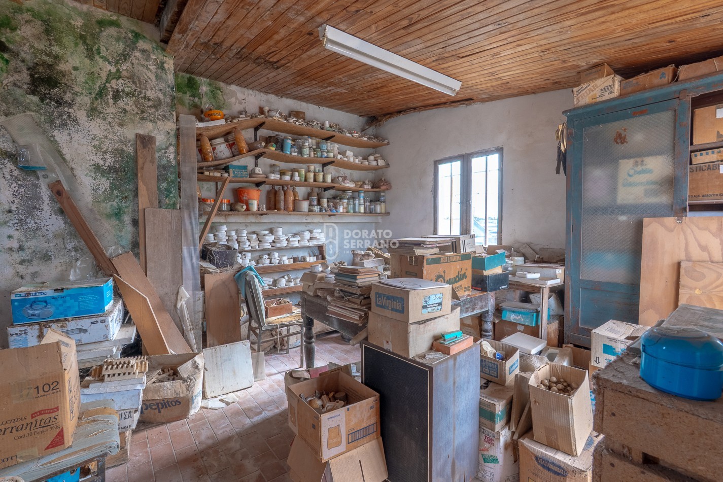 CASA EN ESQUINA & TODOS LOS SERVICIOS.