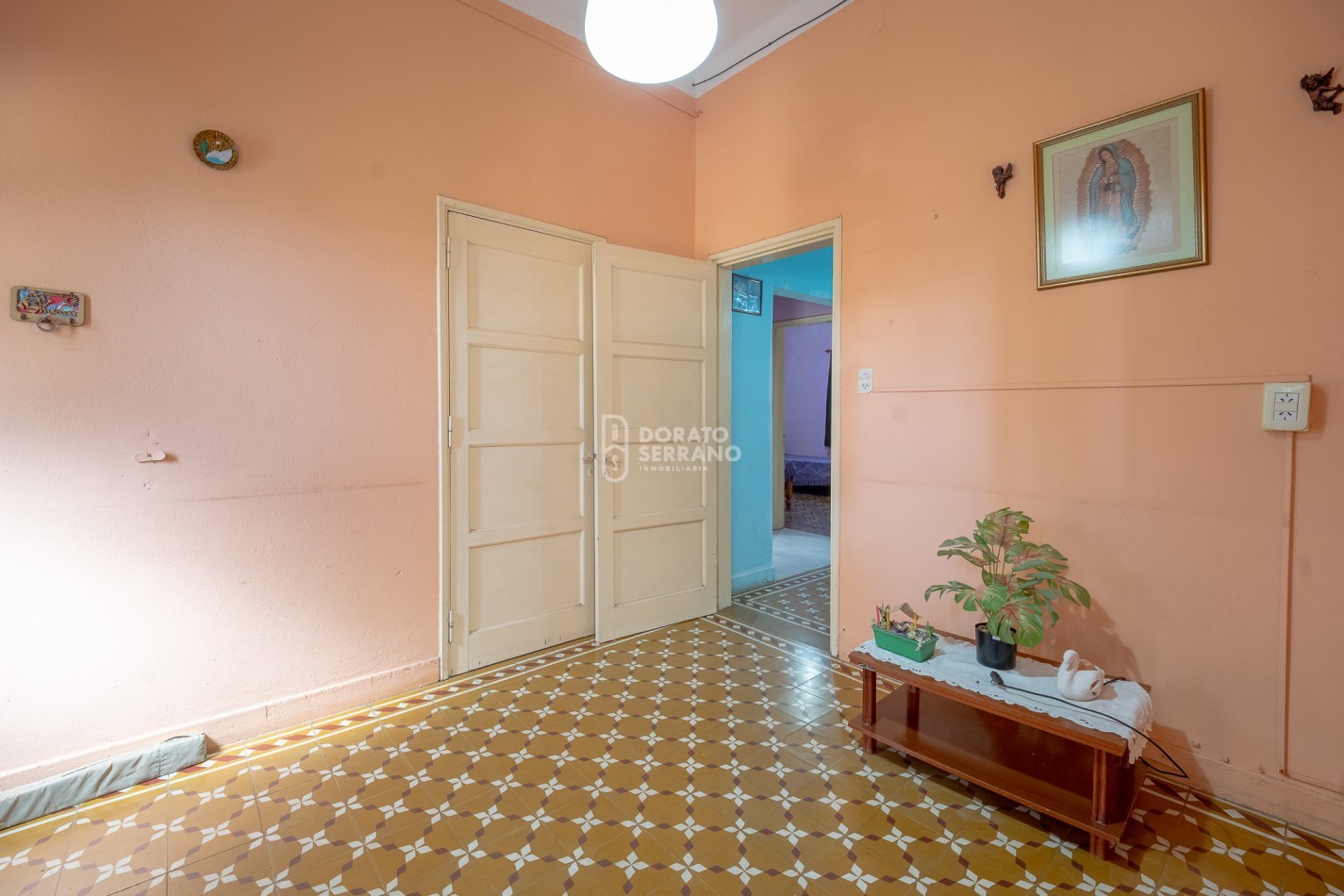 LISTA PARA HABITAR! TODOS LOS SERVICIOS! SOBRE AVDA!