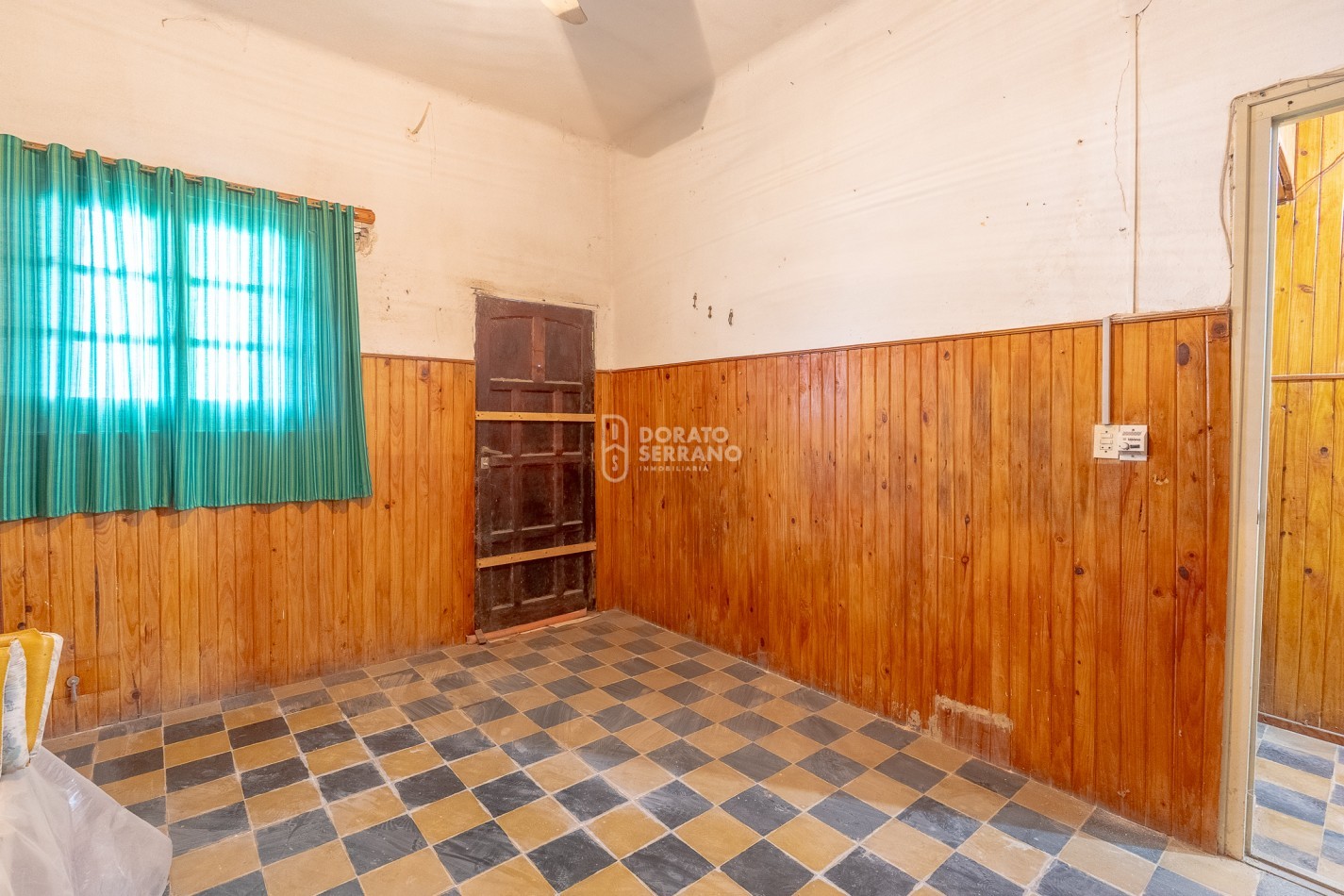 CASA A RECICLAR + GALPON NUEVO!