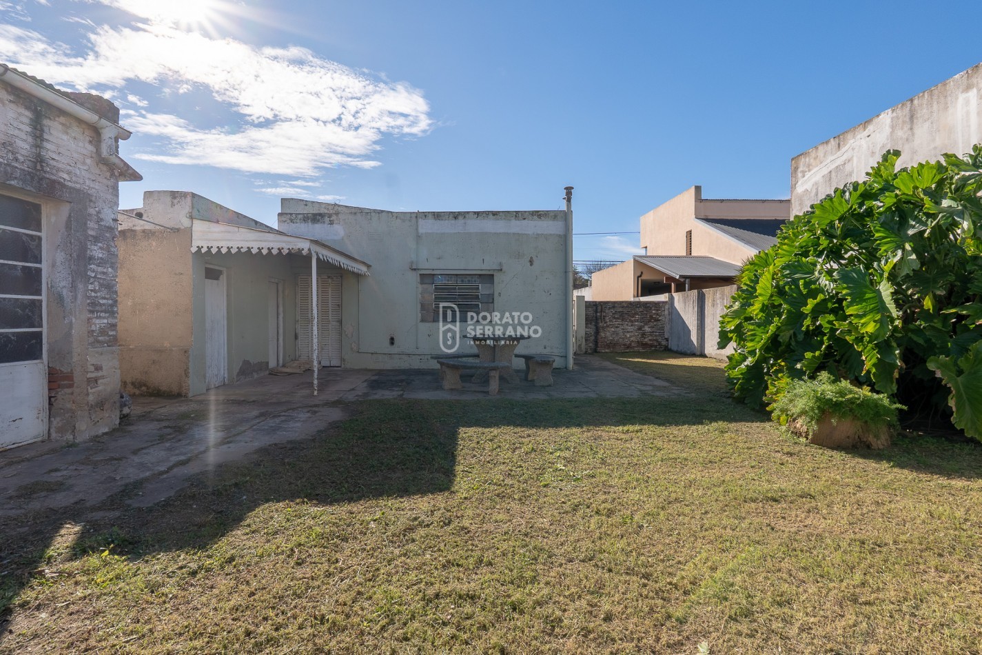 LOTE IDEAL 15X30 - A PASOS DE 20 DE JUNIO! + CASA A RECICLAR O DEMOLER.