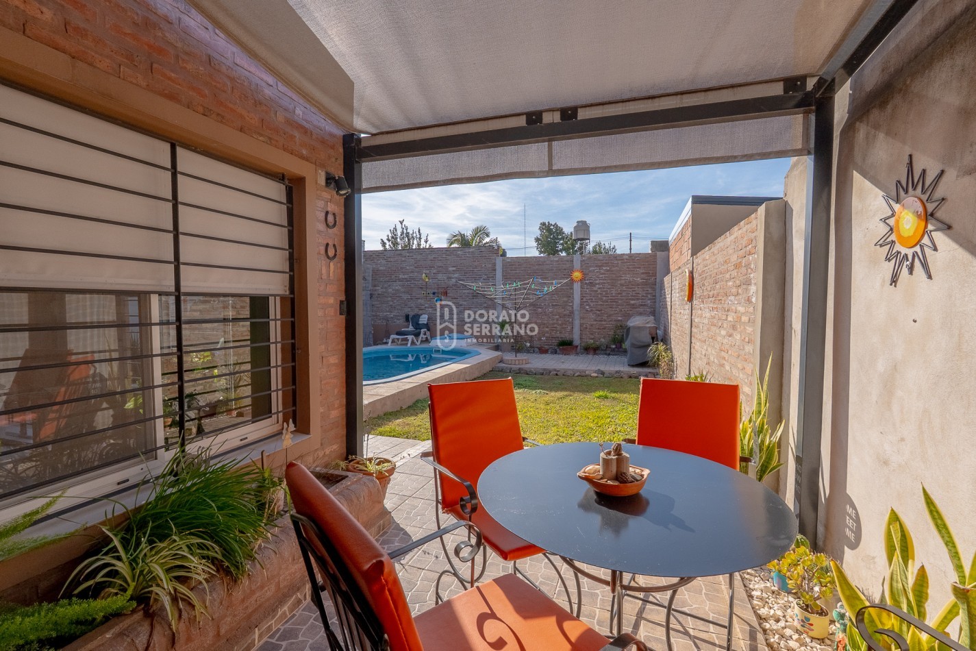 BONITA Y PRACTICA! FLORIDA / RESIDENCIAL!