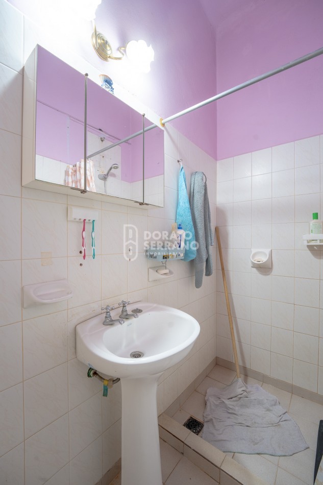 LISTA PARA HABITAR! TODOS LOS SERVICIOS! SOBRE AVDA!