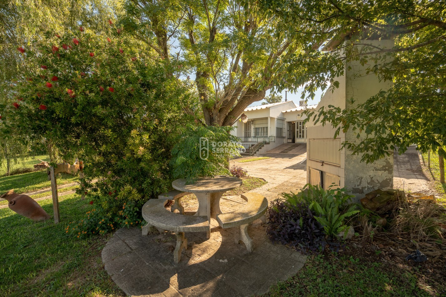 CASA EN EL RIO! GRANDIOSA! BARRIO BASUALDO!