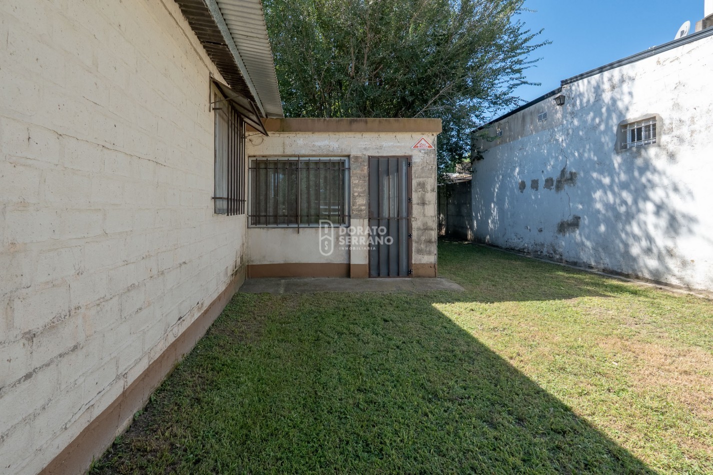 CASA EN EL RIO - BARRIO GALVEZ - PRACTICA Y BIEN UBICADA!