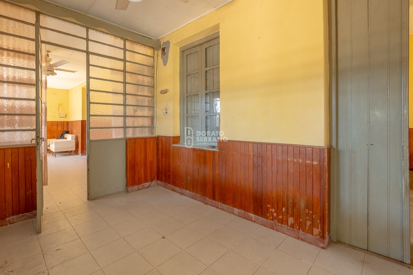 GRAN SUPERFICIE - TODOS LOS SERVICIOS - CASA A RECICLAR!